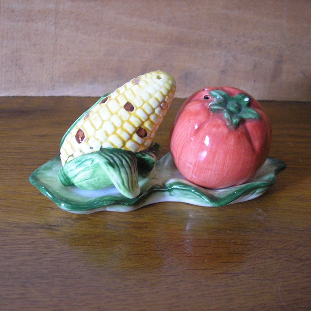 Vintage Corn and Tomato Salt and Pepper Shaker